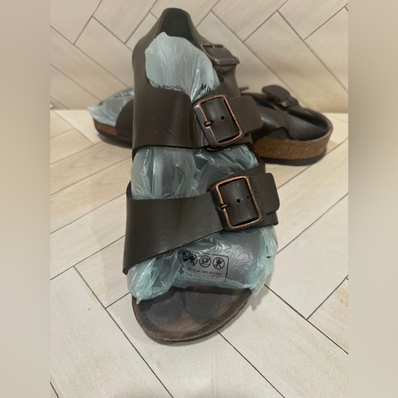 Birkenstock’s EU 42 Milano Brown - Picture 4 of 5